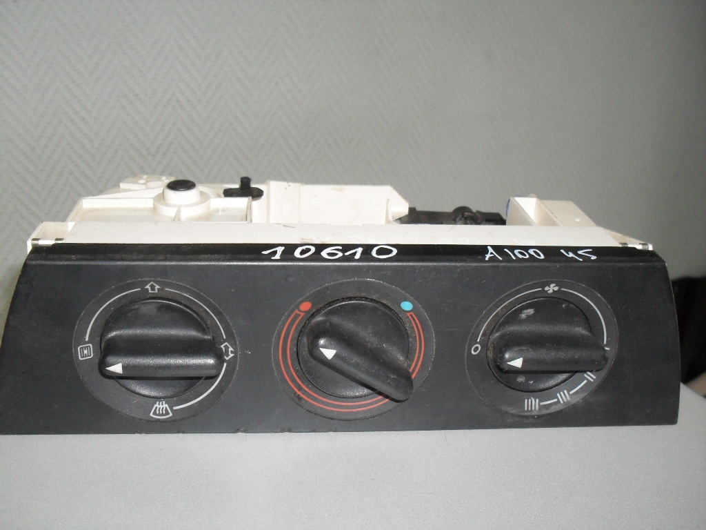 Audi 100 [C4] (1991 - 1994) Блок управления печкой ()