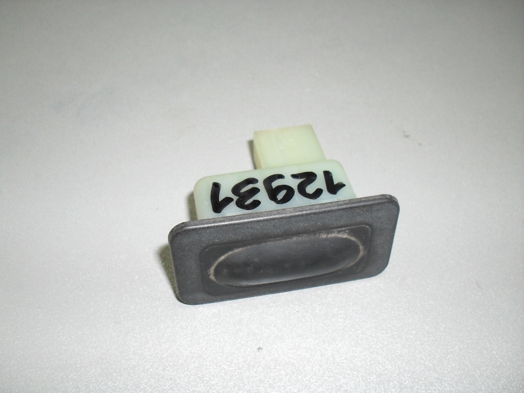 заглушка люка багажника рено кангу 2. кнопка багажника рено лагуна 2. кнопка открывания багажника рено. кнопка открывания багажника рено. кнопка открывания багажника рено.