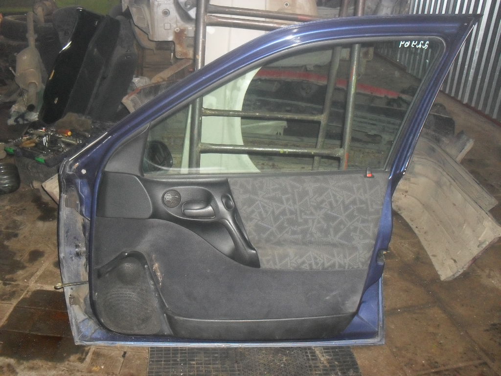 Opel Vectra B (1995 - 1999) Молдинг стекла двери передней правой ()