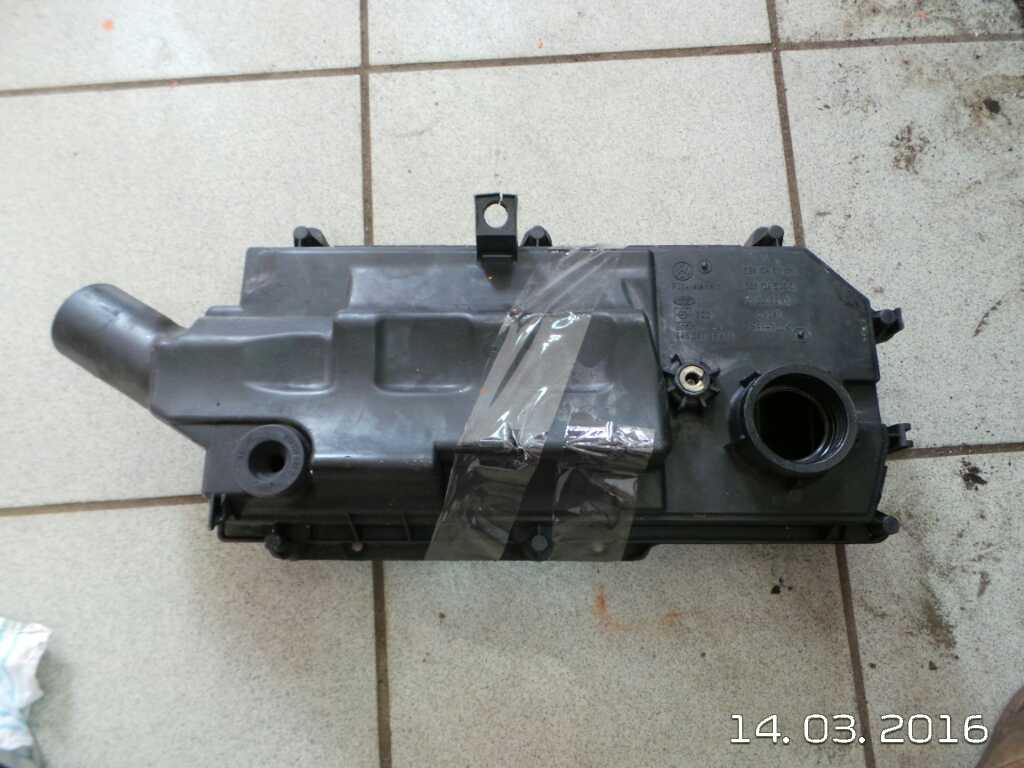 VW Golf IV/Bora (1997 - 2005) Корпус воздушного фильтра (036129611am
036129620c
44608785900, 1.4 i 16V AXP
номер с крышки патрубка-1j0129594f)