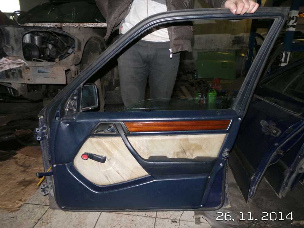 Mercedes W124 (1984 - 1993) Дверь передняя правая ()