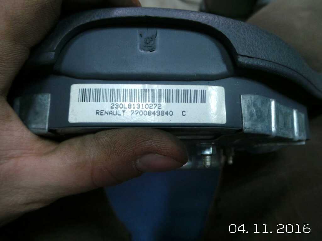 Renault Clio/Symbol (1998 - 2008) Подушка безопасности в рулевое колесо (7700849840, 7700849840C, 230L81310272, 10980760101999)